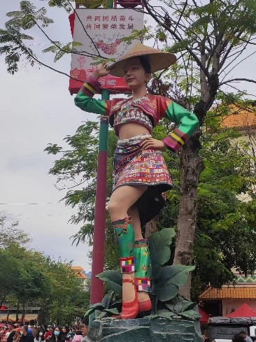 ��M꩞�����M����