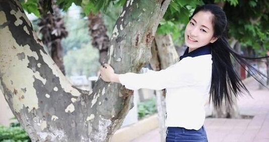 ������21�qŮ��W(xu��)����200�f�MТ