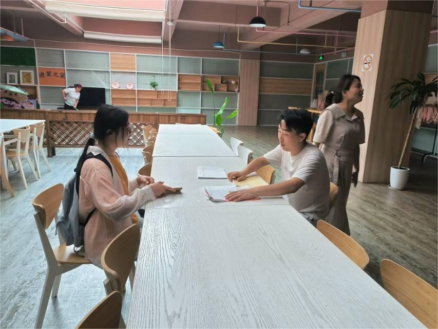 �I(y��ng)�B(y��ng)�o(h��)������������(m��ng) �����Ϻ���ͨ��W(xu��)�t(y��)�W(xu��)Ժ���(hu��)��(sh��)�`�F(tu��n)���ڸ��Ϻ�����³��M(j��n)�����(hu��)��(sh��)�`