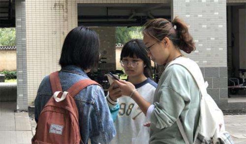 ��WУ�@��Ů���Ľ�������ʽ