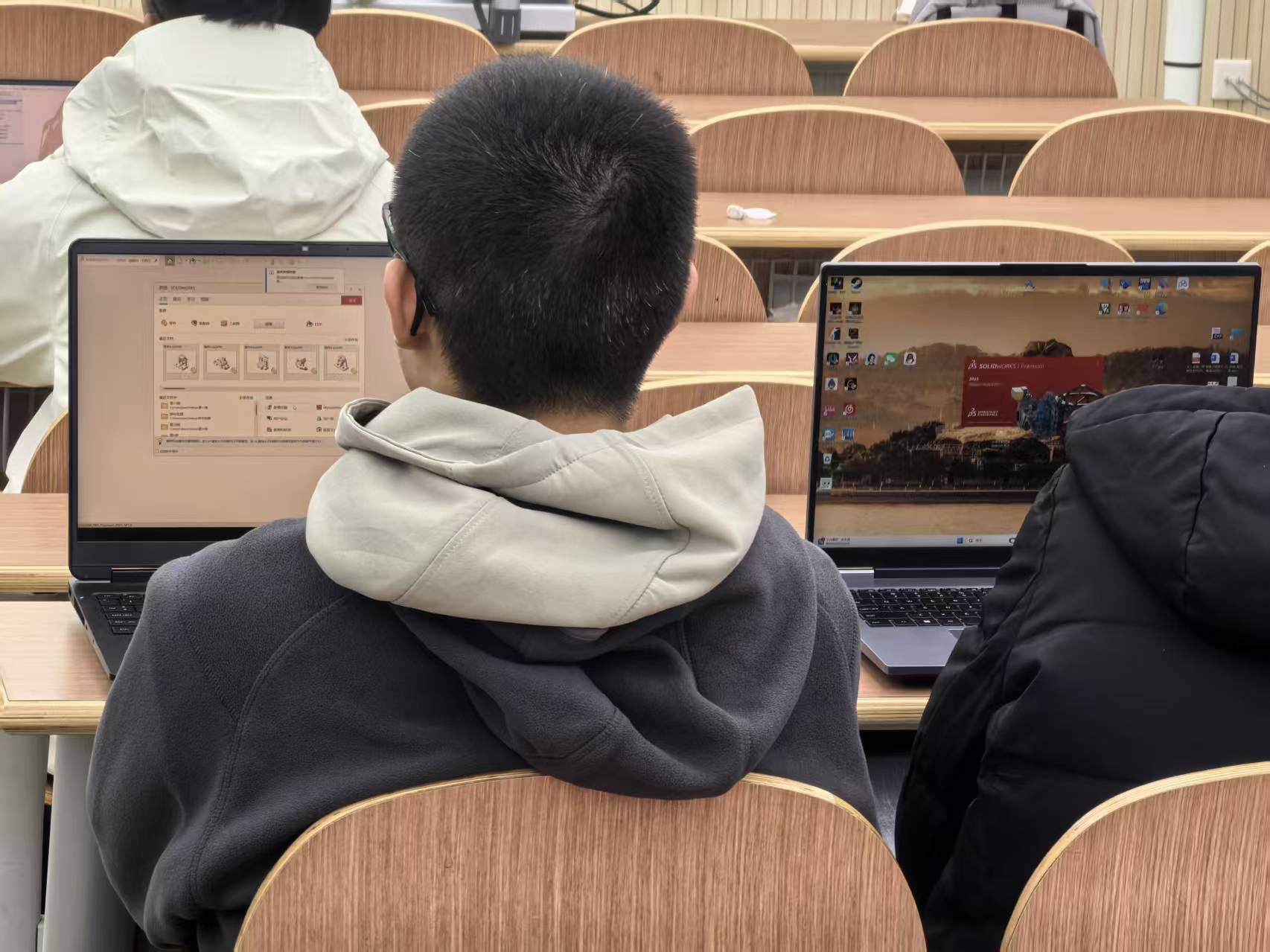 �����x�ܳ��L���@����F��Ӹ�؛�M�M��