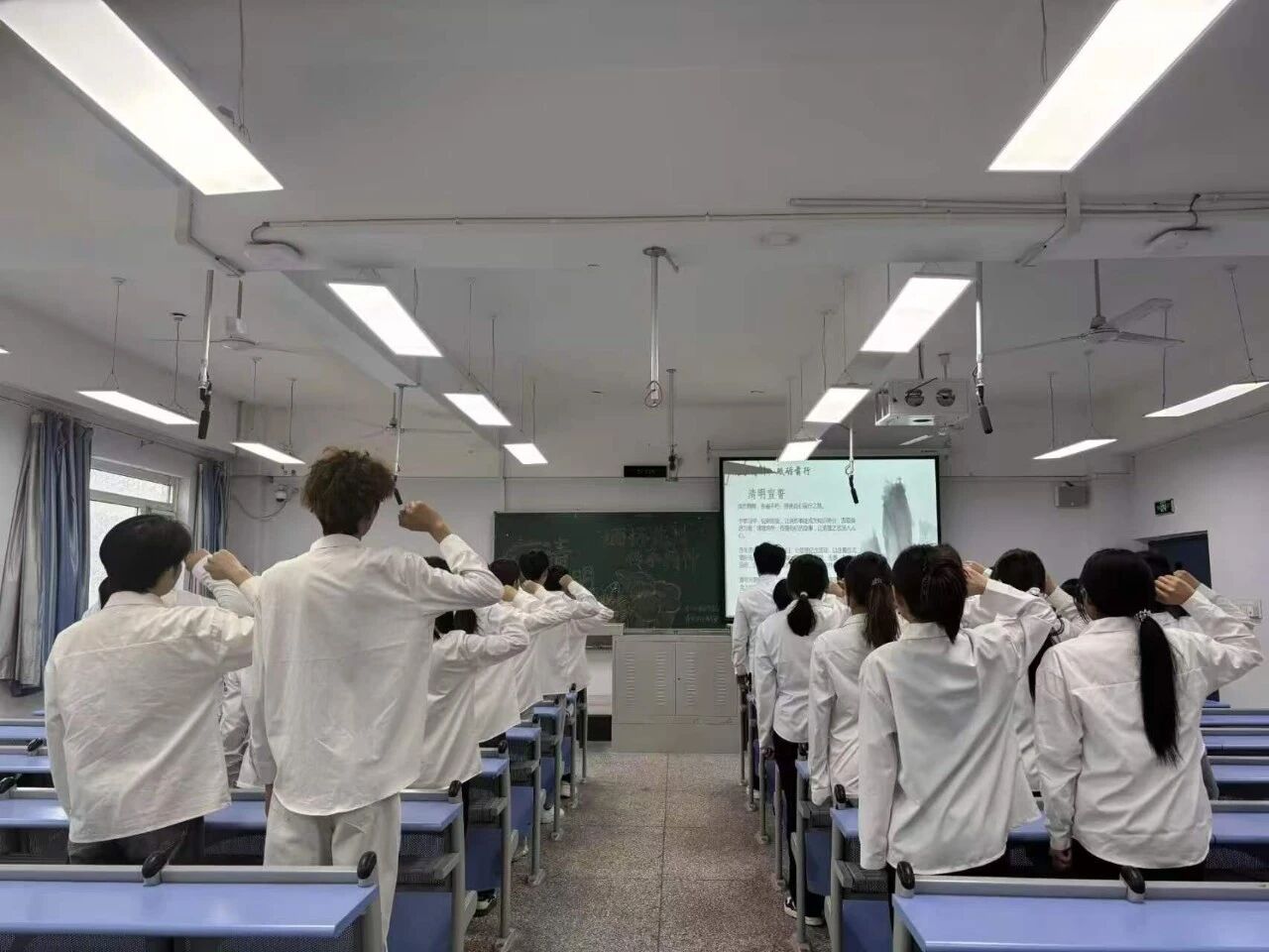 ���������ң��t������ġ����ӱ������tˎ�I���g�WԺˎ�W�c��������ϵ�M���_չ����ϵ�����}�������