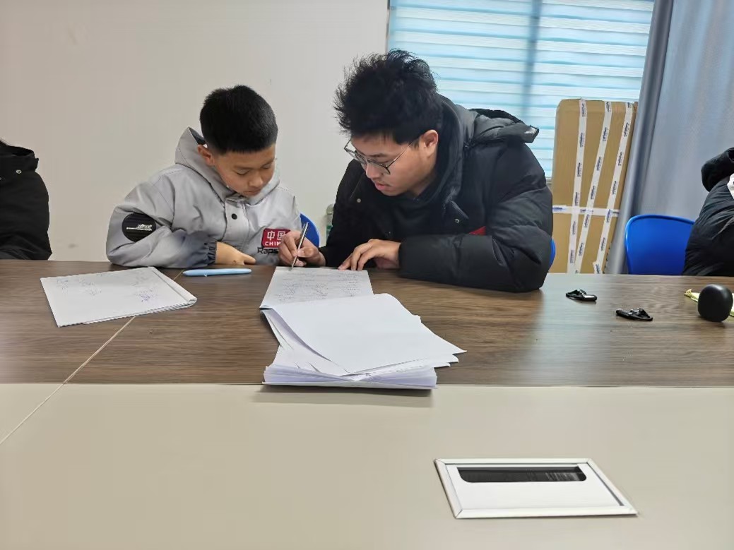 ������^ ��I����