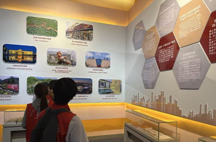 �����R�Ļ����N �x�ܸ�У���`���� ���� ɽ�|������W�F��{���Ͳ������Ļ��c˼�������ںϰlչ