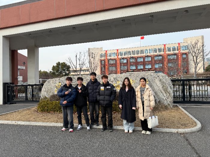 ���Ŵ�ĸУ��֮��ɽ�𴨸߼��ЌW