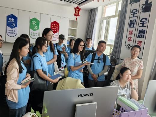 ������ڳ����}�����`����ͬ�Ę�