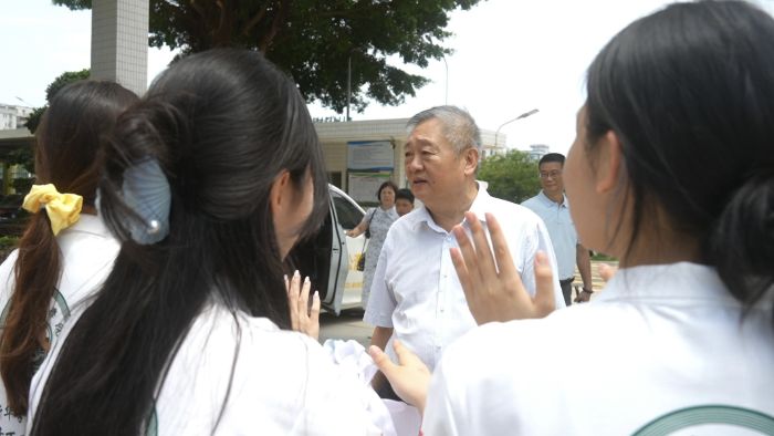 ý�w�۽� У�L�P��|��ˇ·���ǡ��@���L�c��У�H�Rָ��